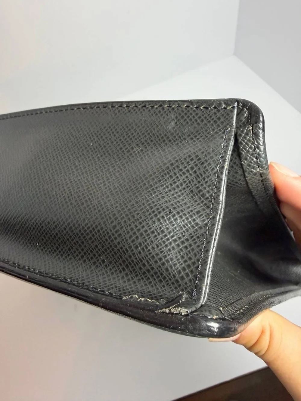 Louis Vuitton Taiga Porte-Documents Angara Briefcase